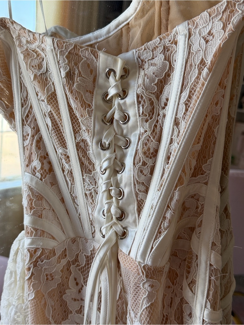 Heiress Beverly Hills White Lace Dress - Picture 12 of 13